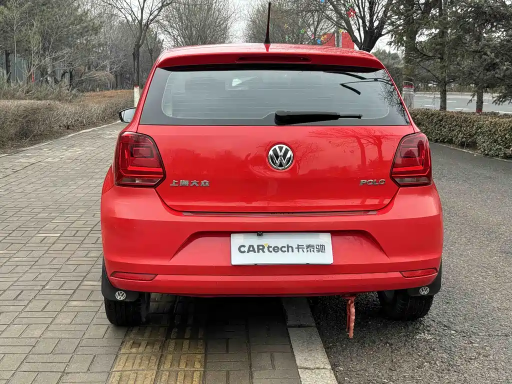 Volkswagen Polo 2015 — фото 4