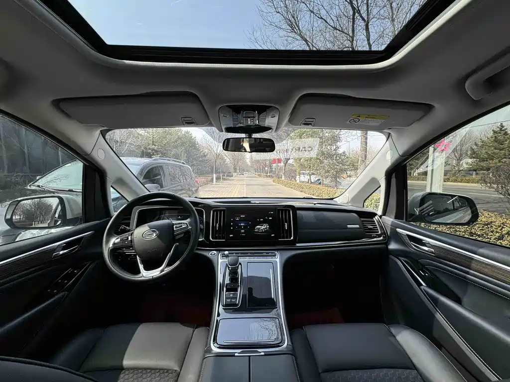GAC Motor Trumpchi M8 2022 — фото 9