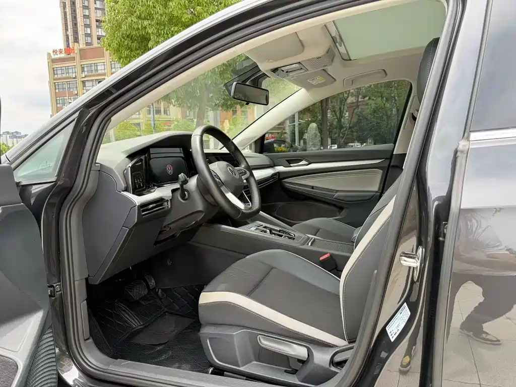 Volkswagen Golf 2021