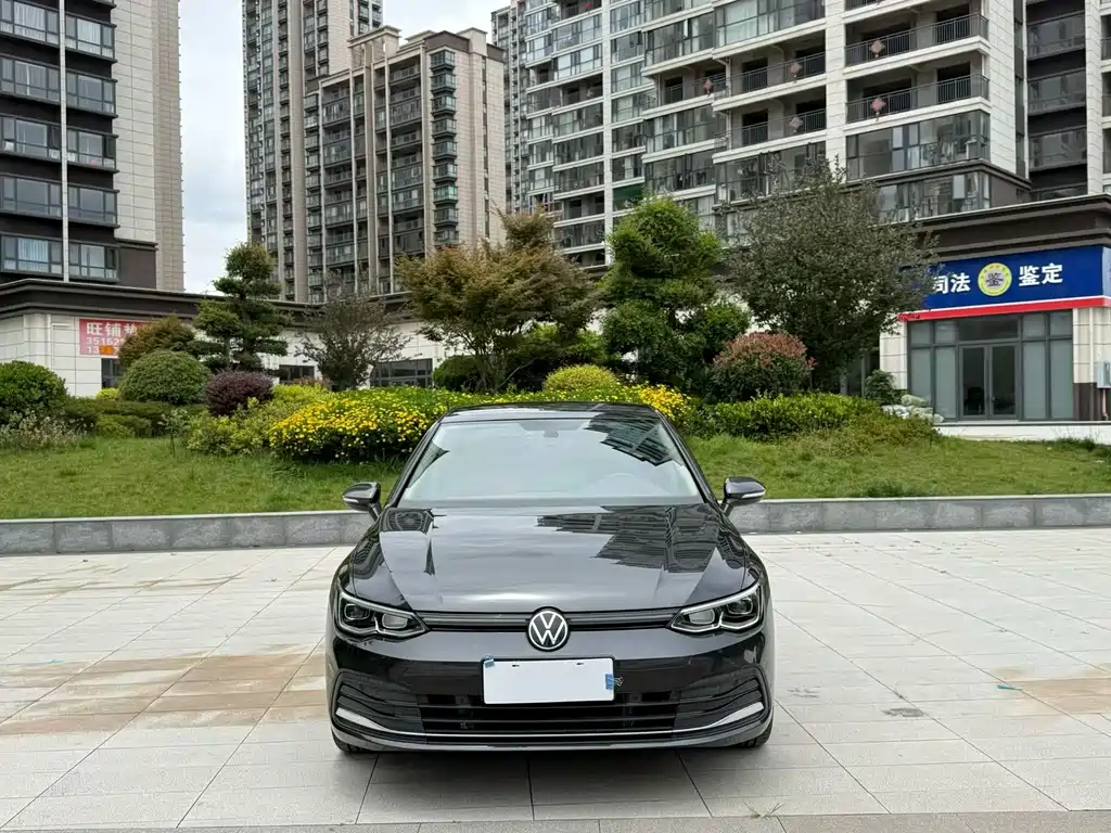 Volkswagen Golf 2021