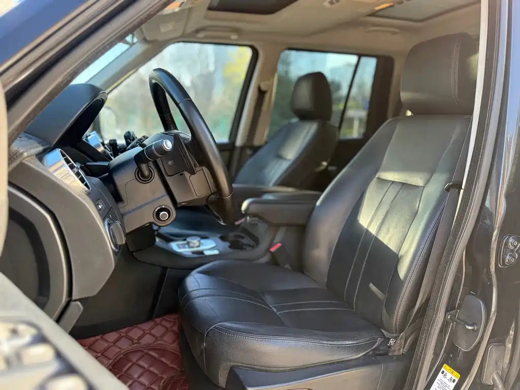 Land Rover Discovery 2015 — фото 9