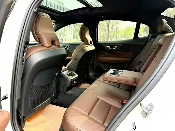 Volvo S60 2022