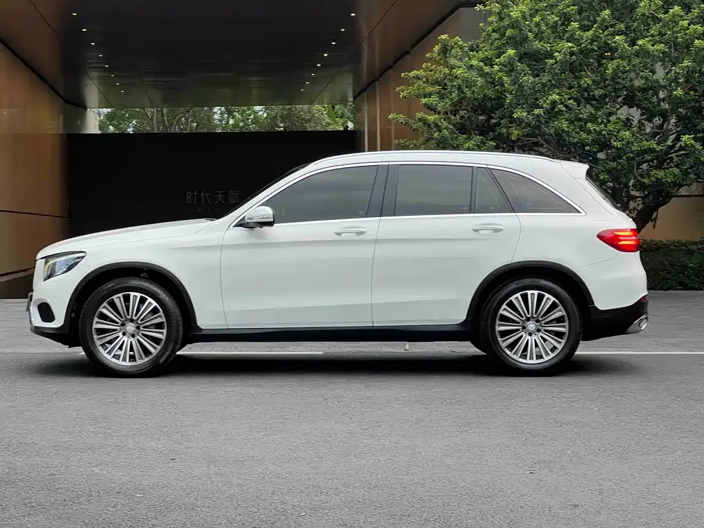 Mercedes-Benz GLC 2017 — фото 8