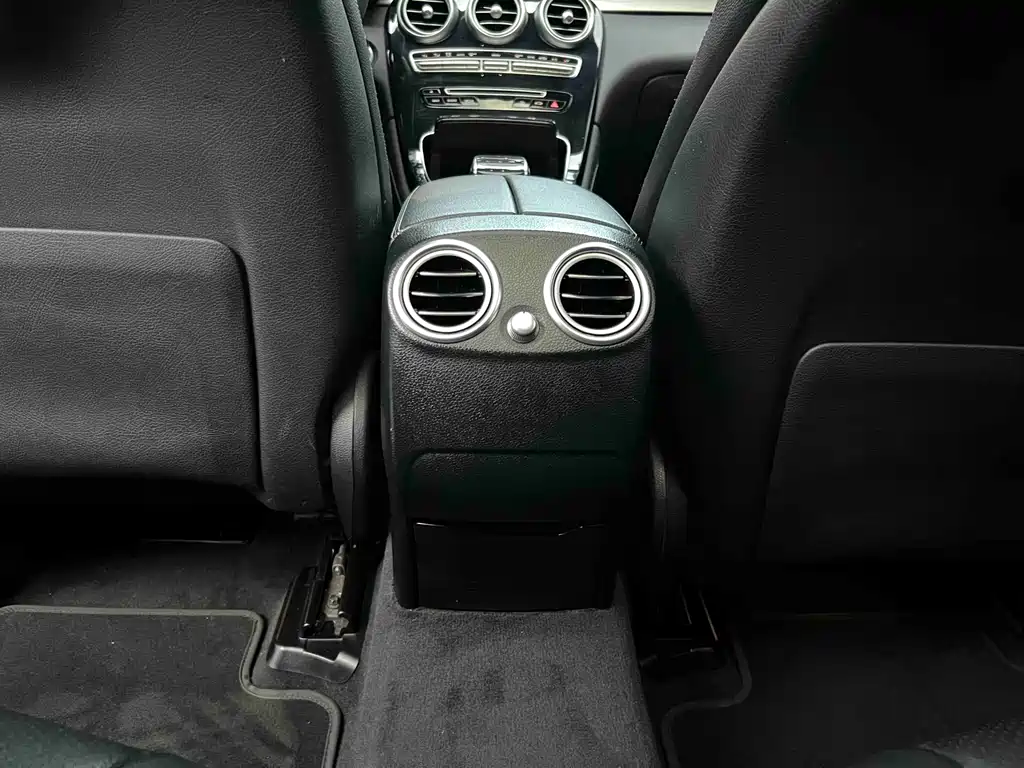 Mercedes-Benz GLC 2017 — фото 26