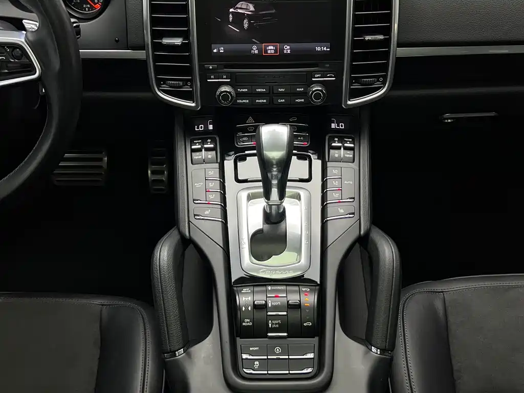 Porsche Cayenne 2018 — фото 20