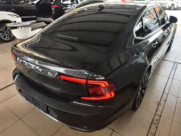 Volvo S90 2021