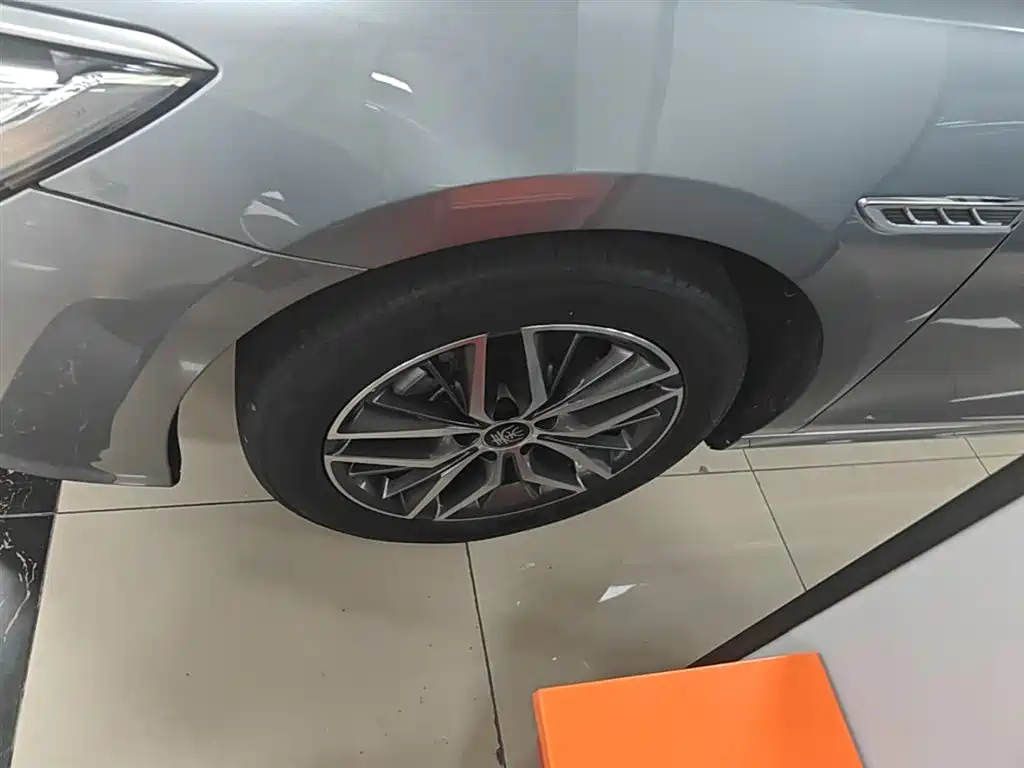 BYD Qin PLUS 2022 — фото 23