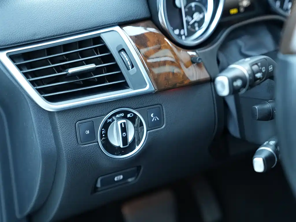 Mercedes-Benz M-Class 2015