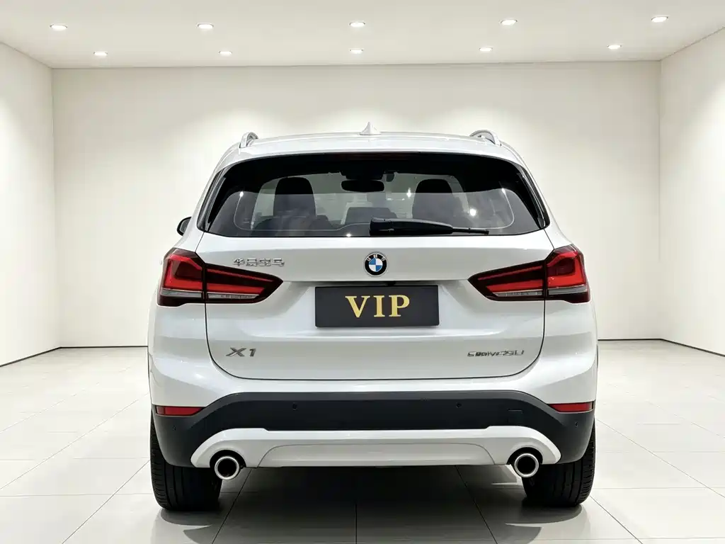 BMW X1 2022 — фото 8