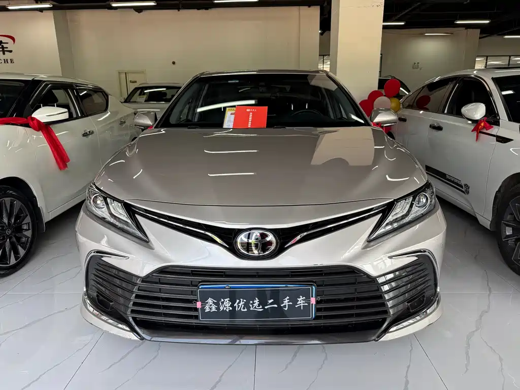 Toyota Camry 2021 — фото 2