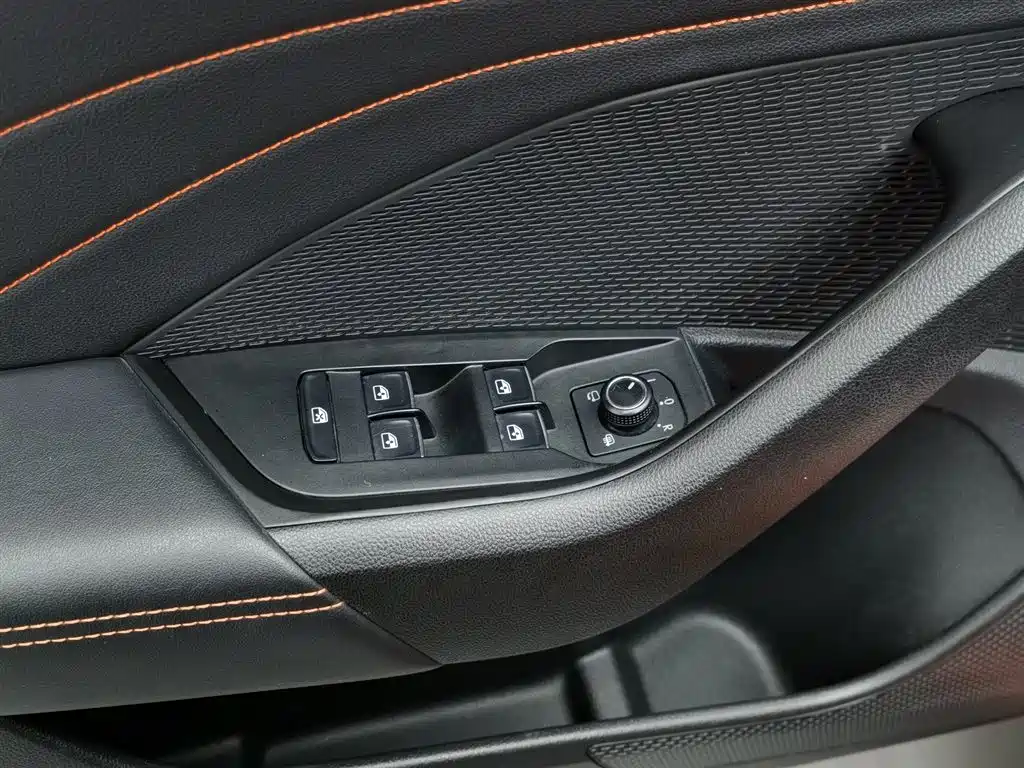 Skoda Octavia 2021 — фото 9