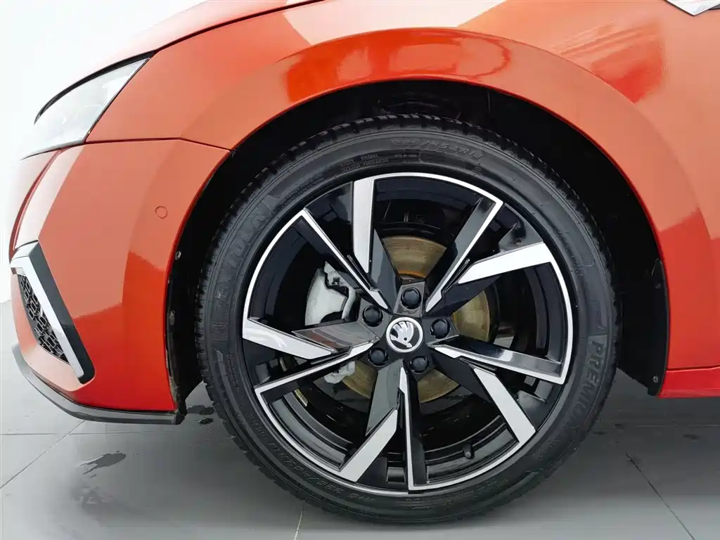 Skoda Octavia 2021 — фото 17