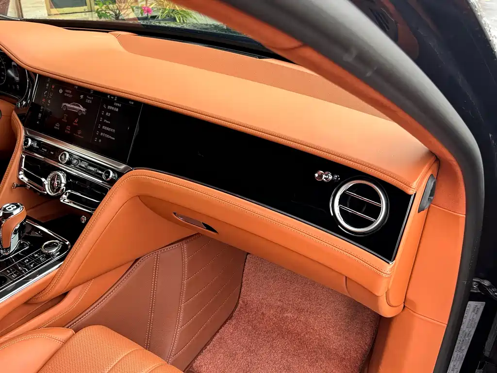 Bentley Flying Spur 2021 — фото 17