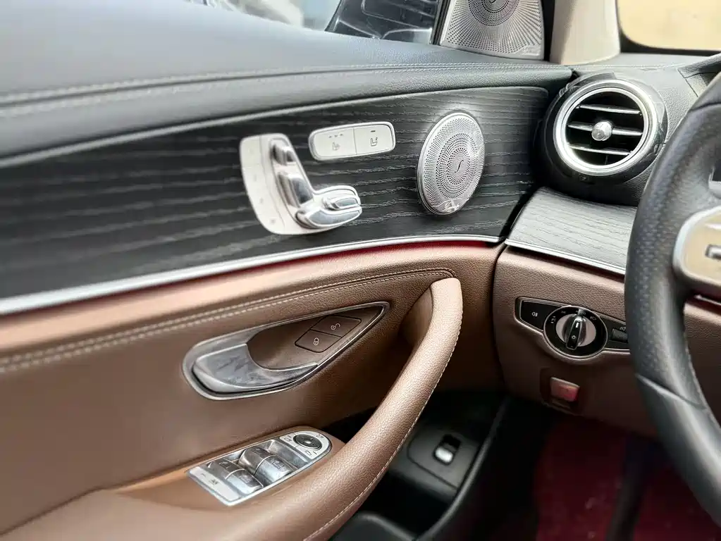 Mercedes-Benz E-Class 2020 — фото 16