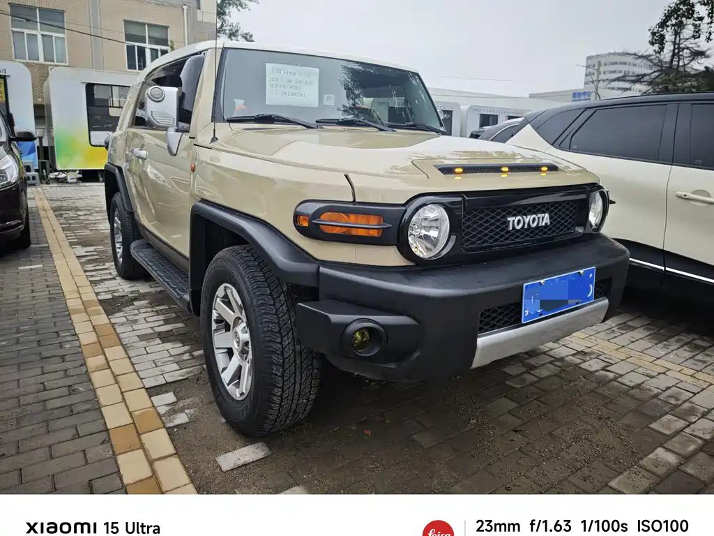 Toyota FJ Cruiser 2018 — фото 3