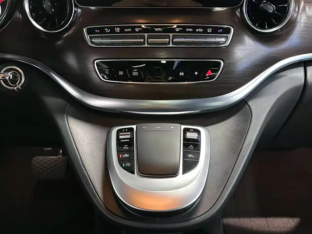 Mercedes-Benz V-Class 2021 — фото 14