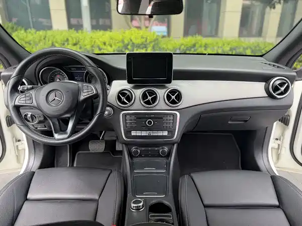 Mercedes-Benz CLA 2016