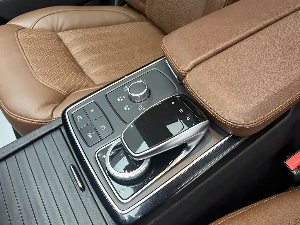 Mercedes-Benz GLS 2016 — фото 25