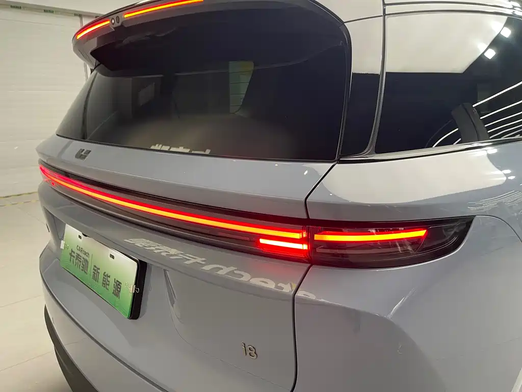 Li Auto i8 2025 — фото 26