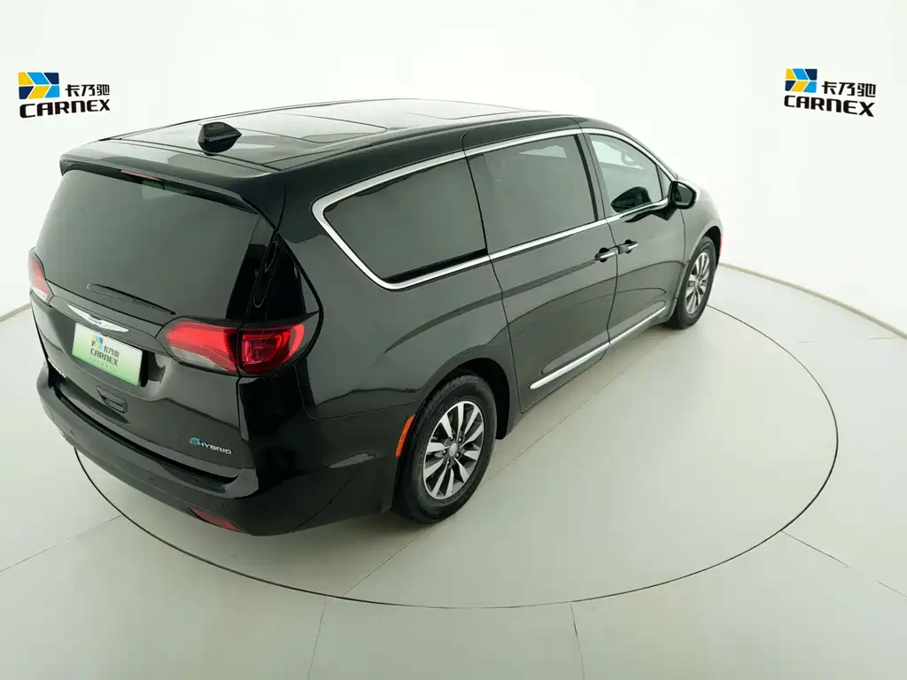 Chrysler Grand Voyager PHEV 2025 — фото 6