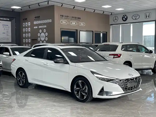 Hyundai Elantra 2023