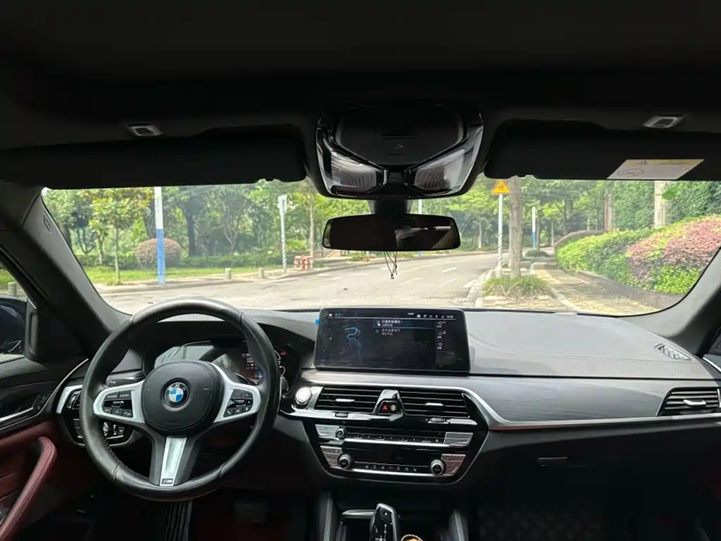 BMW 5 Series New Energy 2022 — фото 15