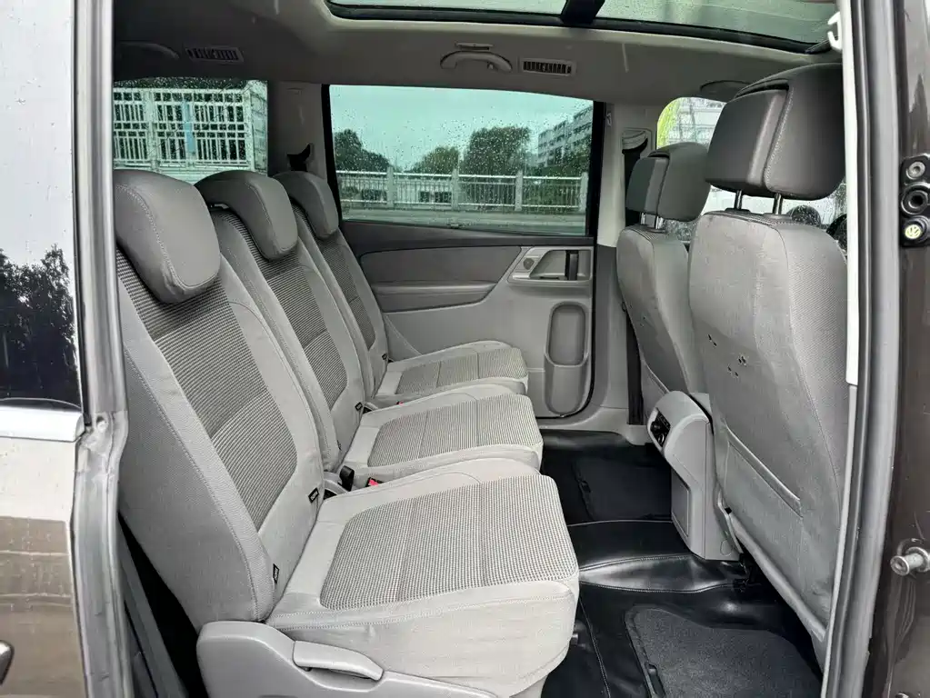Volkswagen Sharan 2015 — фото 13
