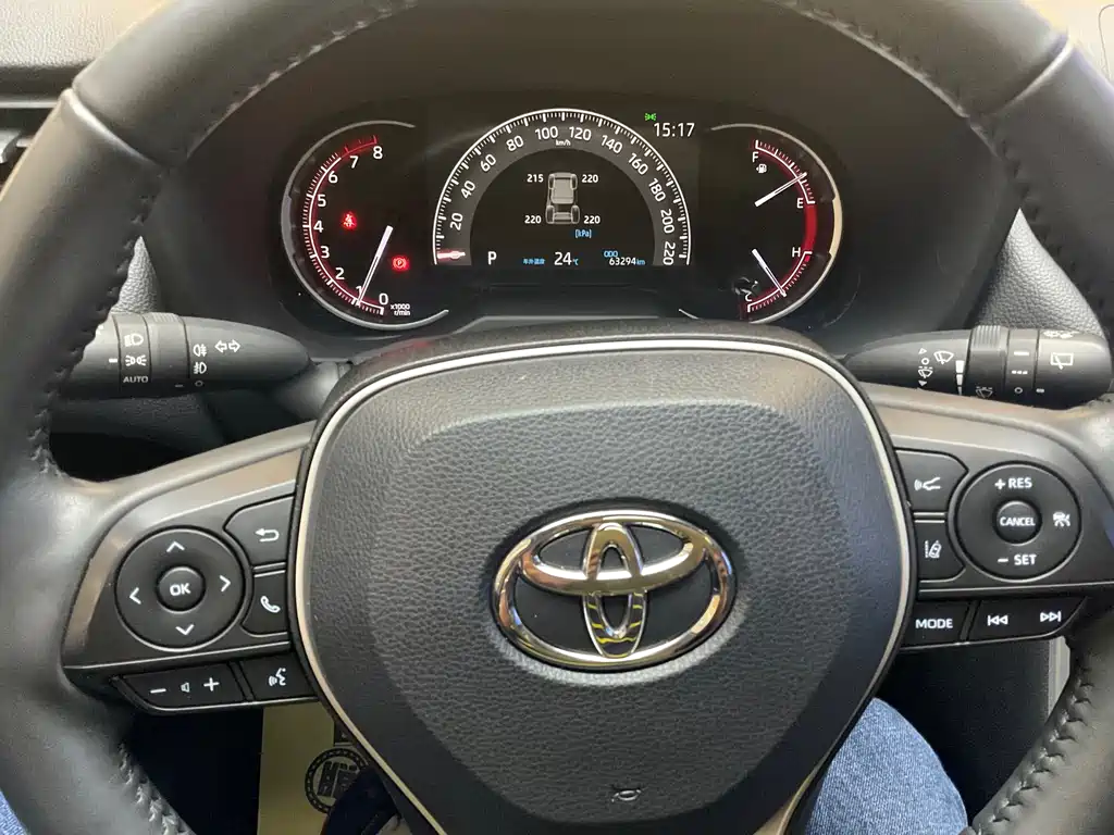 Toyota RAV4 2021 — фото 10