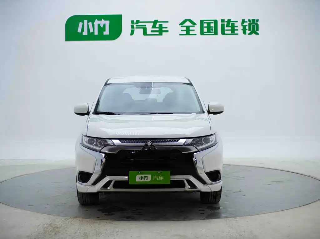 Mitsubishi Outlander 2022 — фото 7