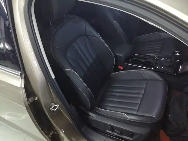 Volkswagen Passat 2022