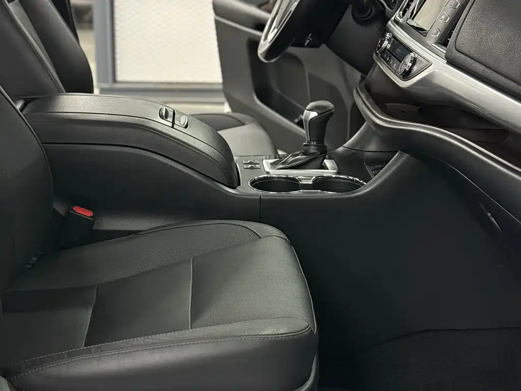 Toyota Highlander 2017 — фото 14