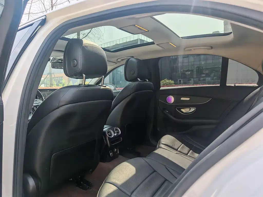 Mercedes-Benz C-Class 2022 — фото 13