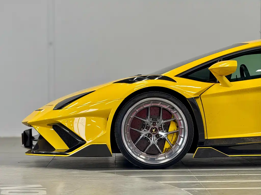 Lamborghini Aventador 2014 — фото 13