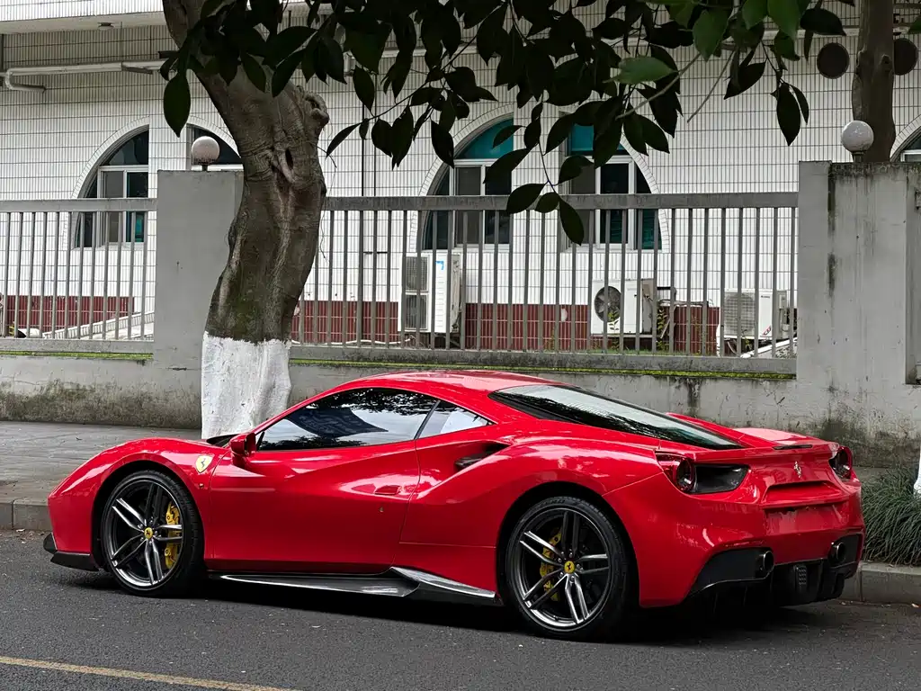 Ferrari 488 2016 — фото 4