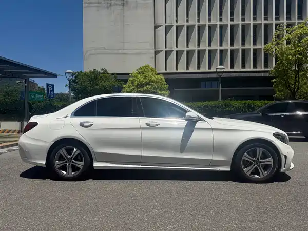 Mercedes-Benz C-Class 2020