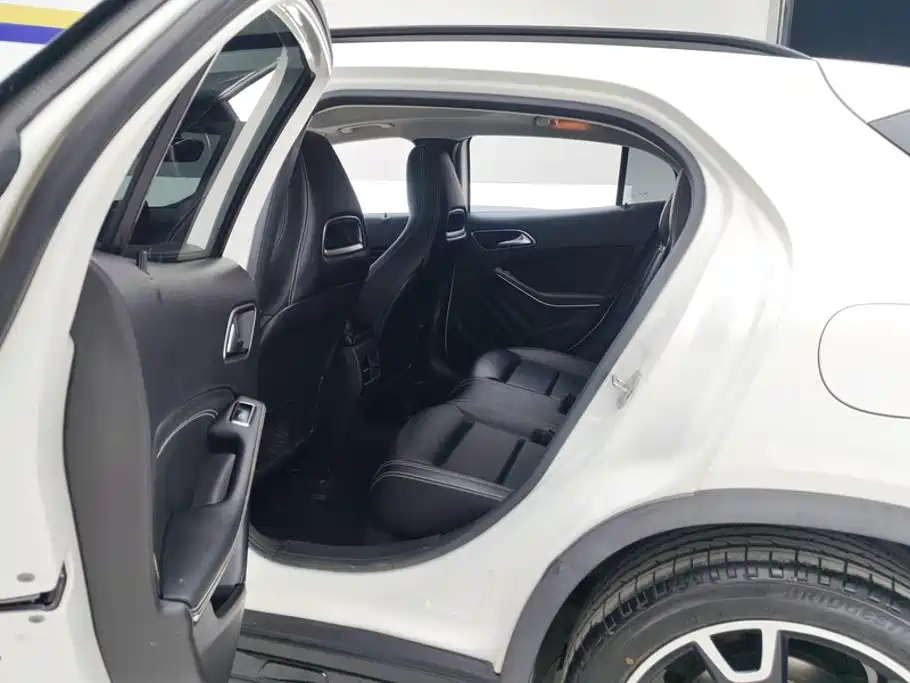 Mercedes-Benz GLA 2018 — фото 11