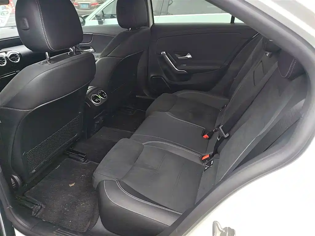 Mercedes-Benz A-Class 2022 — фото 17
