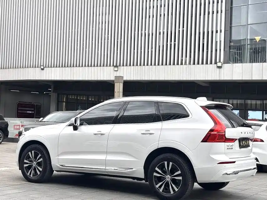 Volvo XC60 2024 — фото 9