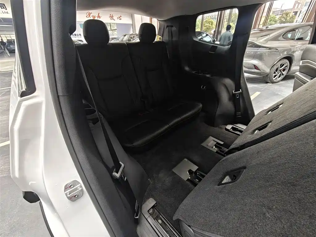 Jeep Grand Commander 2019 — фото 18