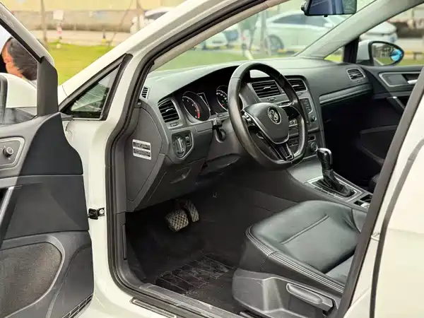 Volkswagen Golf 2016