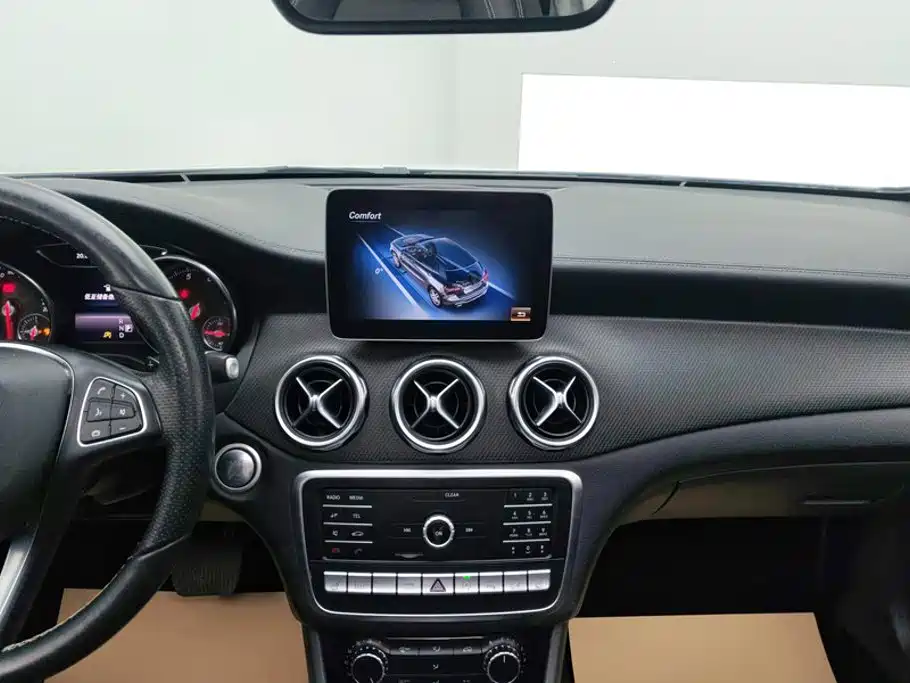 Mercedes-Benz GLA 2018 — фото 13