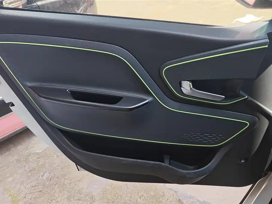 Baojun E100 2020
