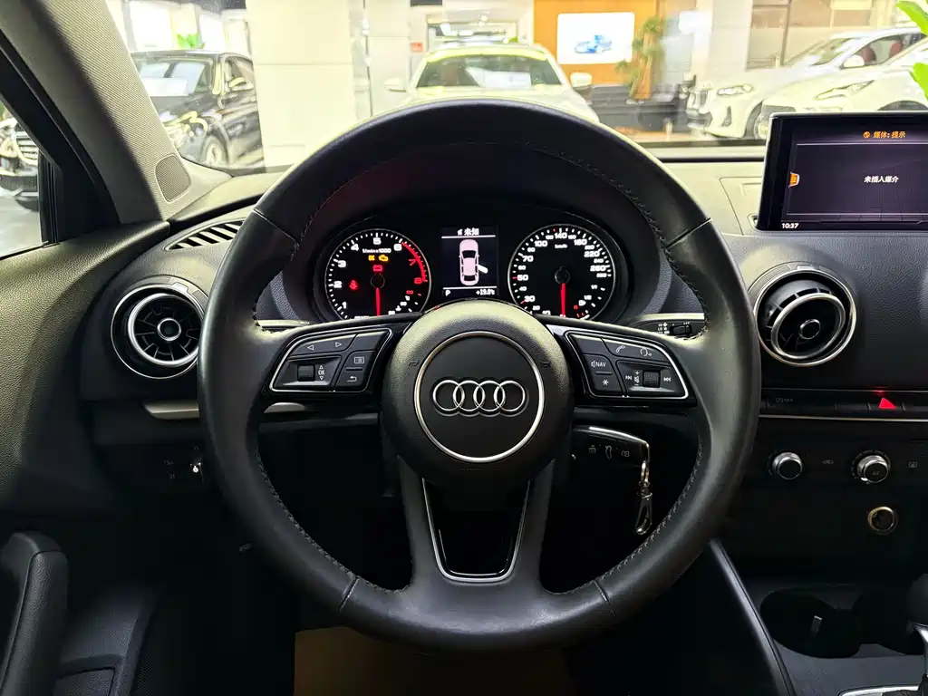 Audi A3 2019 — фото 11