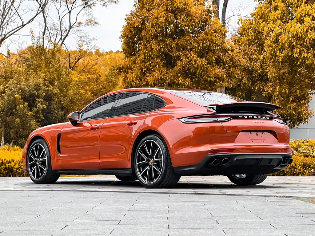 Porsche Panamera 2021