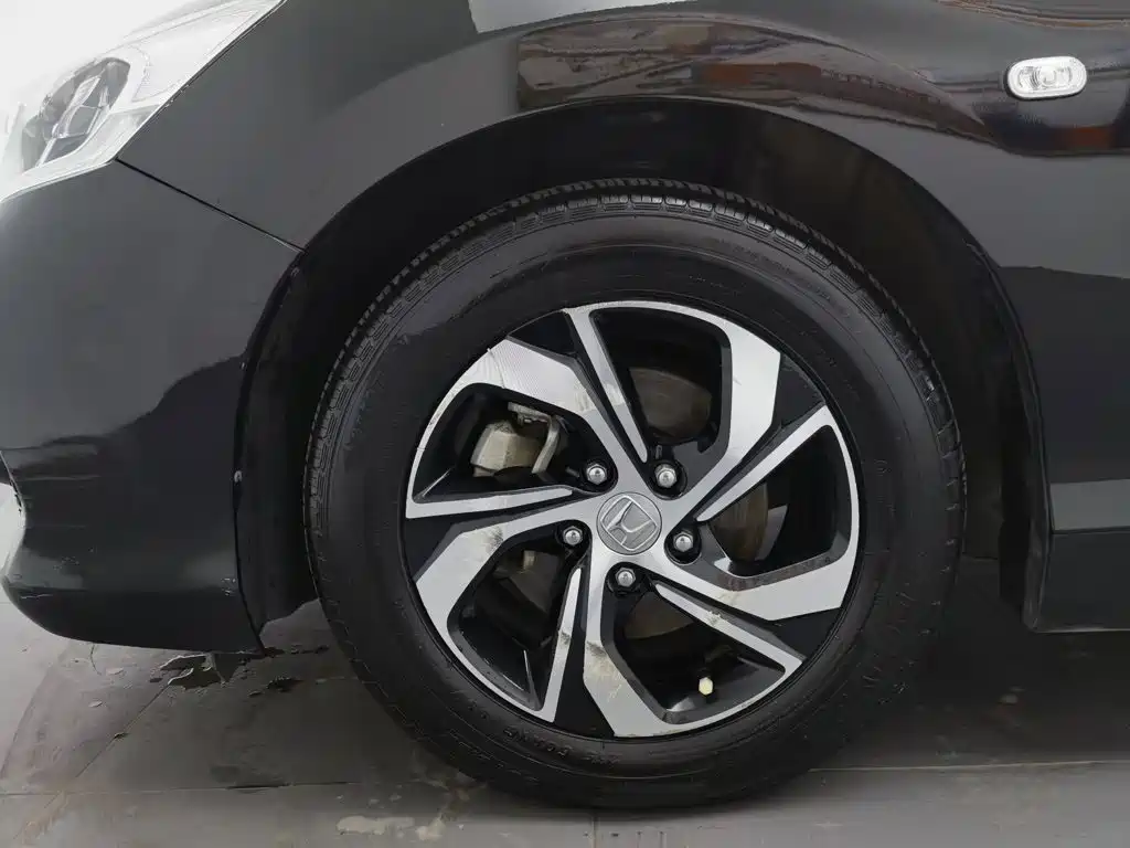 Honda Accord 2018 — фото 17