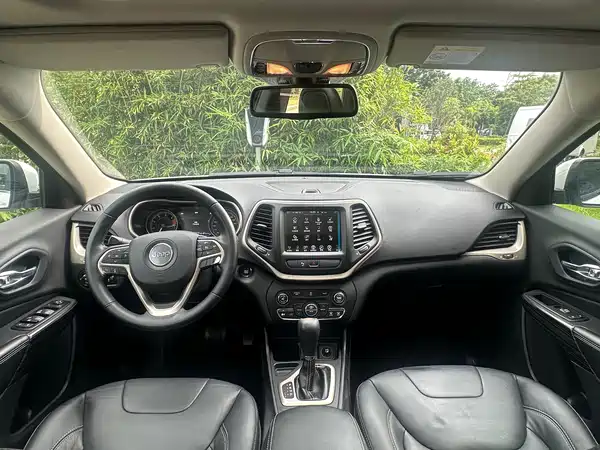 Jeep Cherokee 2016