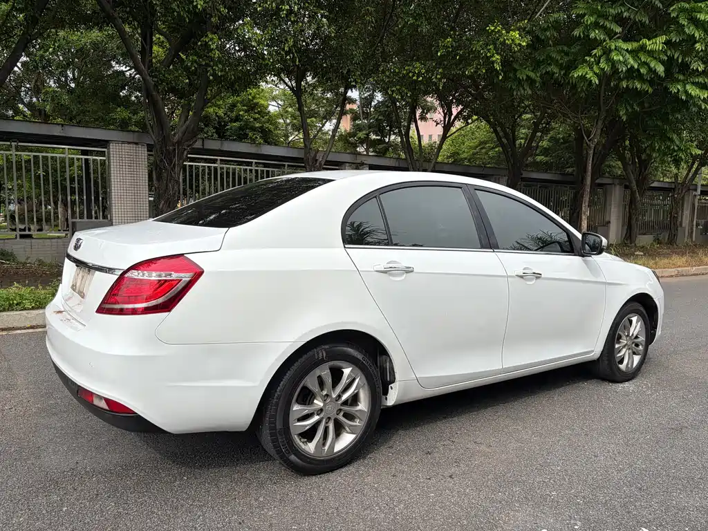 Geely Emgrand 2016 — фото 18