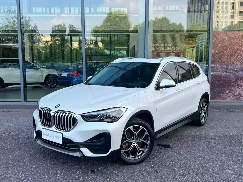 BMW X1 2021 — фото 1
