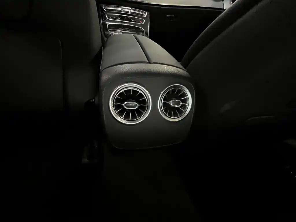 Mercedes-Benz E-Class 2023 — фото 16