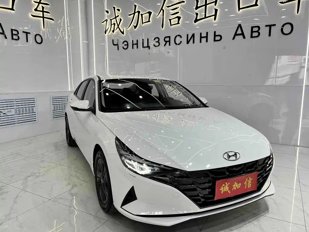 Hyundai Elantra 2024